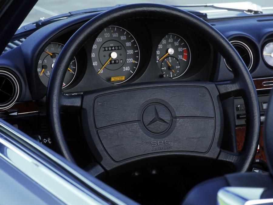  Mercedes-Benz SL-Class 1971 года  (фото 10 из 20)